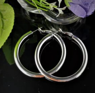 LARGE HOOP EARRINGS 