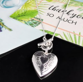 SHE PETITE HEART NECKLACE 